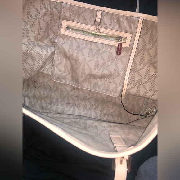 Michael Kors Jet Set Travel Tote Bag - Picture 10 of 16